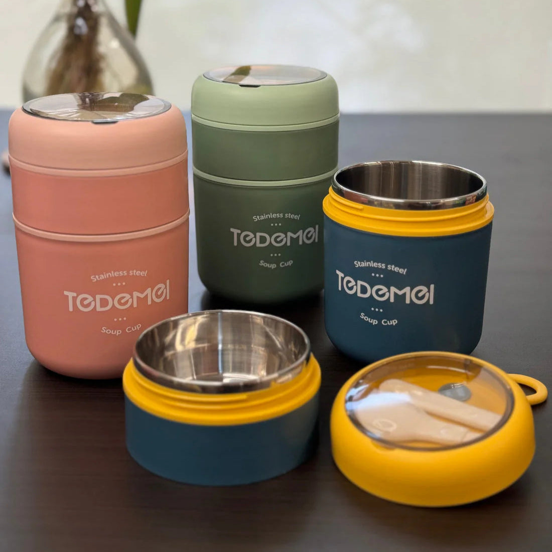 Durable BPA-free stainless steel lunch box keeping food warm for hours
